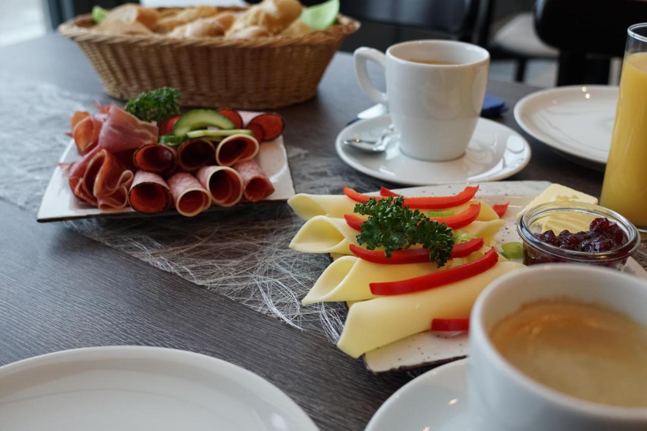 Landhotel Donaublick Obernzell ภายนอก รูปภาพ